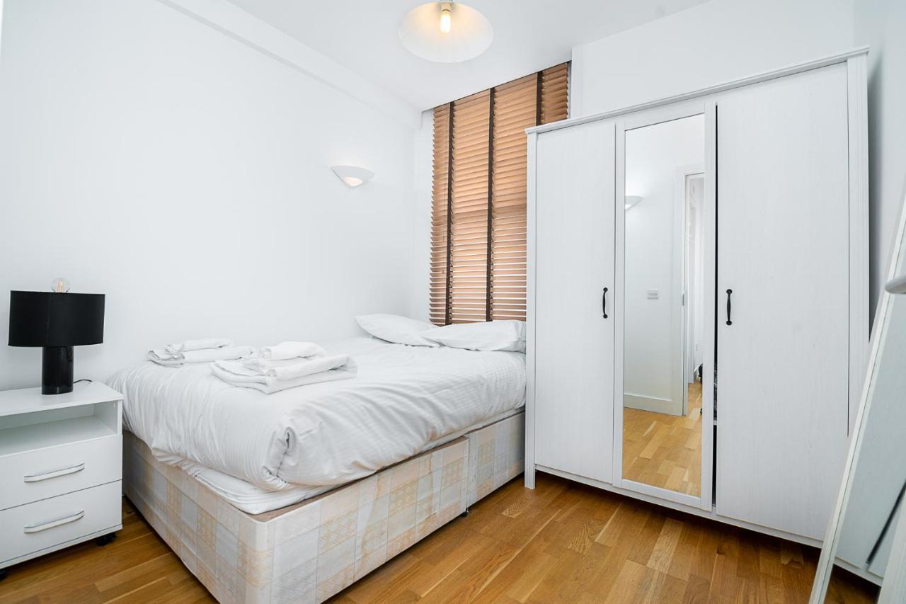 Modern 1 Bed Flat In Holborn, For Up To 2 People With Free Wifi Appartamento Londra