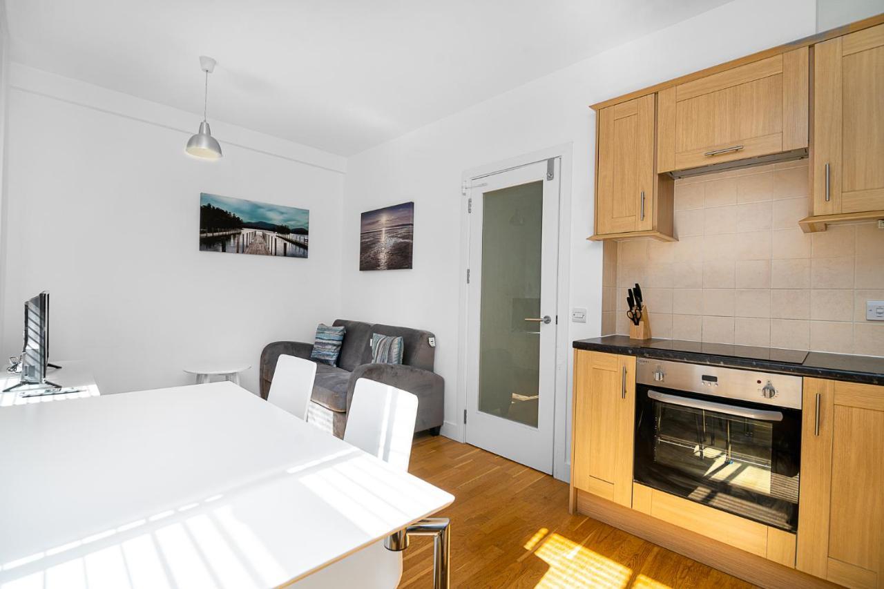 Modern 1 Bed Flat In Holborn, For Up To 2 People With Free Wifi *