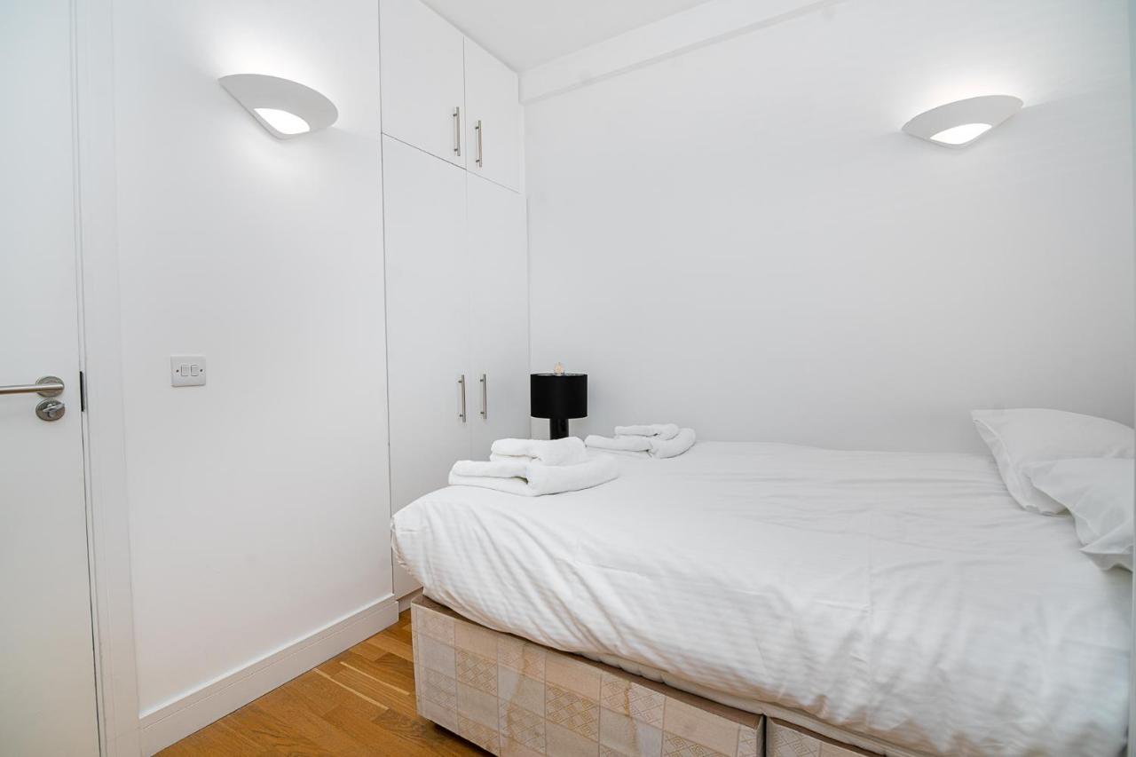 Modern 1 Bed Flat In Holborn, For Up To 2 People With Free Wifi *